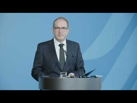 Bundesinnenminister Alexander Dobrindt: Offensive gegen Linksextremismus Bundesinnenminister Alexander Dobrindt: Offensive gegen Linksextremismus