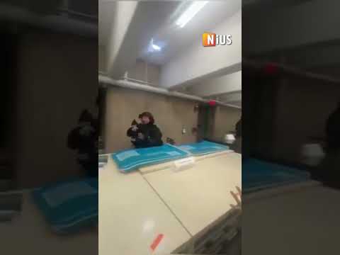 Polizei evakuiert Studenten nach Amoklauf an US-Uni #nius #USA #brownuniversity Polizei evakuiert Studenten nach Amoklauf an US-Uni #nius #USA #brownuniversity