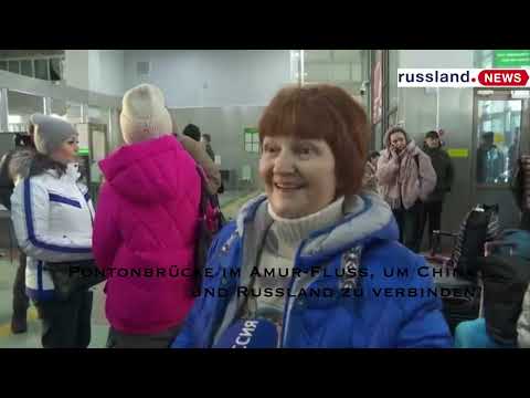 Pontonbrücke im Amur Fluss, um China und Russland zu verbinden