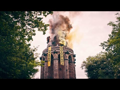 „Heimat verteidigen!“ —  Aktivisten der Identitären Bewegung besetzen das Hermannsdenkmal! ⚔️ 🇩🇪